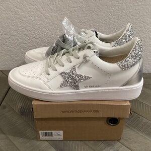 Vintage Havana Kristen Glitter Sneaker (Women), size 10